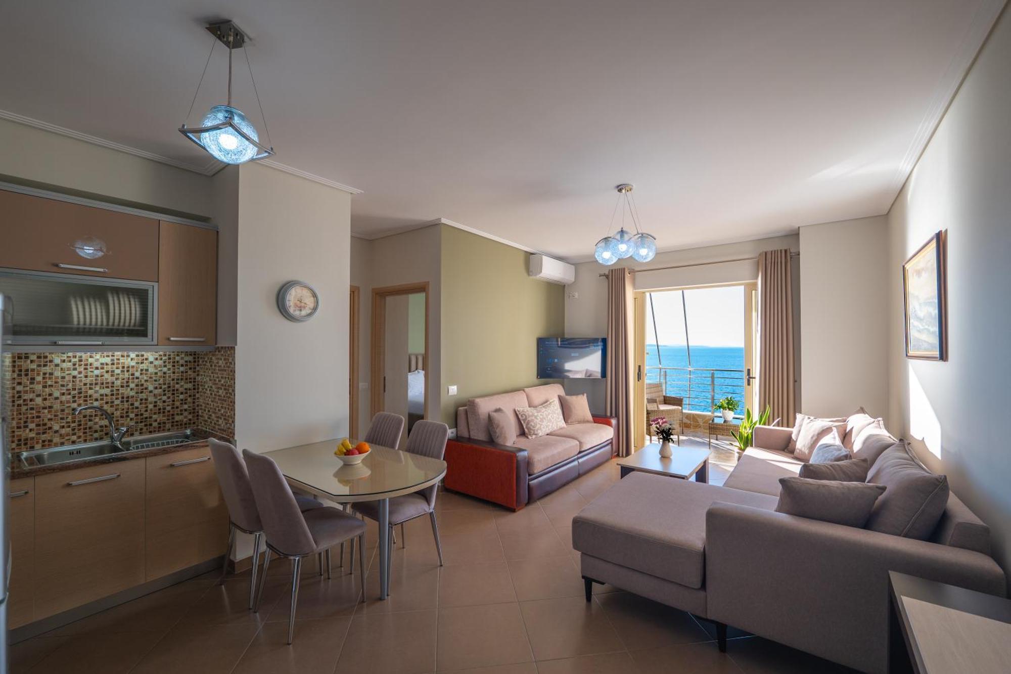 Cavo Paradise Апартаменти